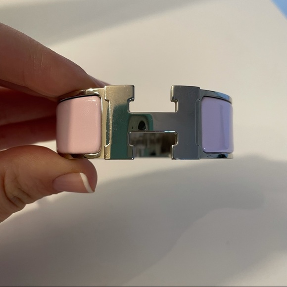 $720 Hermes Clic Clac H Palladium-Plated Enamel Bracelet in Rose Dragee Size PM - Picture 5 of 9